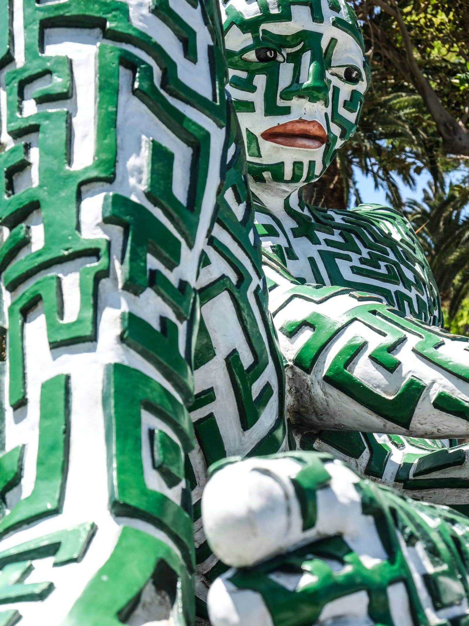Statua di Rabarama sul lungomare Falcolmat&agrave;