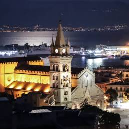 Vista area Duomo di Messina notturna dall'alto